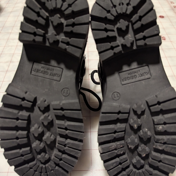 Girl's 11 Kurt Geiger London black patent rainbow combat boots lug sole - Picture 5 of 7